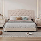 Cadre de lit rembourré Queen Size avec design riveté, lit plateforme moderne en velours avec tête de lit capitonnée, gris