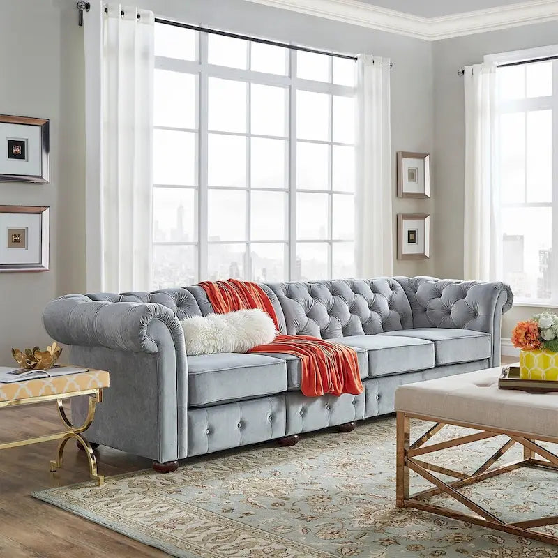 Canapé Chesterfield extra long gris clair Knightsbridge par Artisan