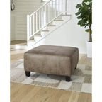 Grand pouf décoratif