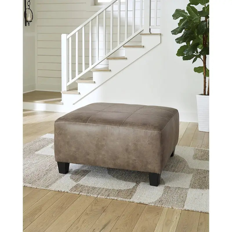 Grand pouf décoratif