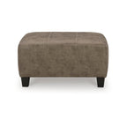 Grand pouf décoratif